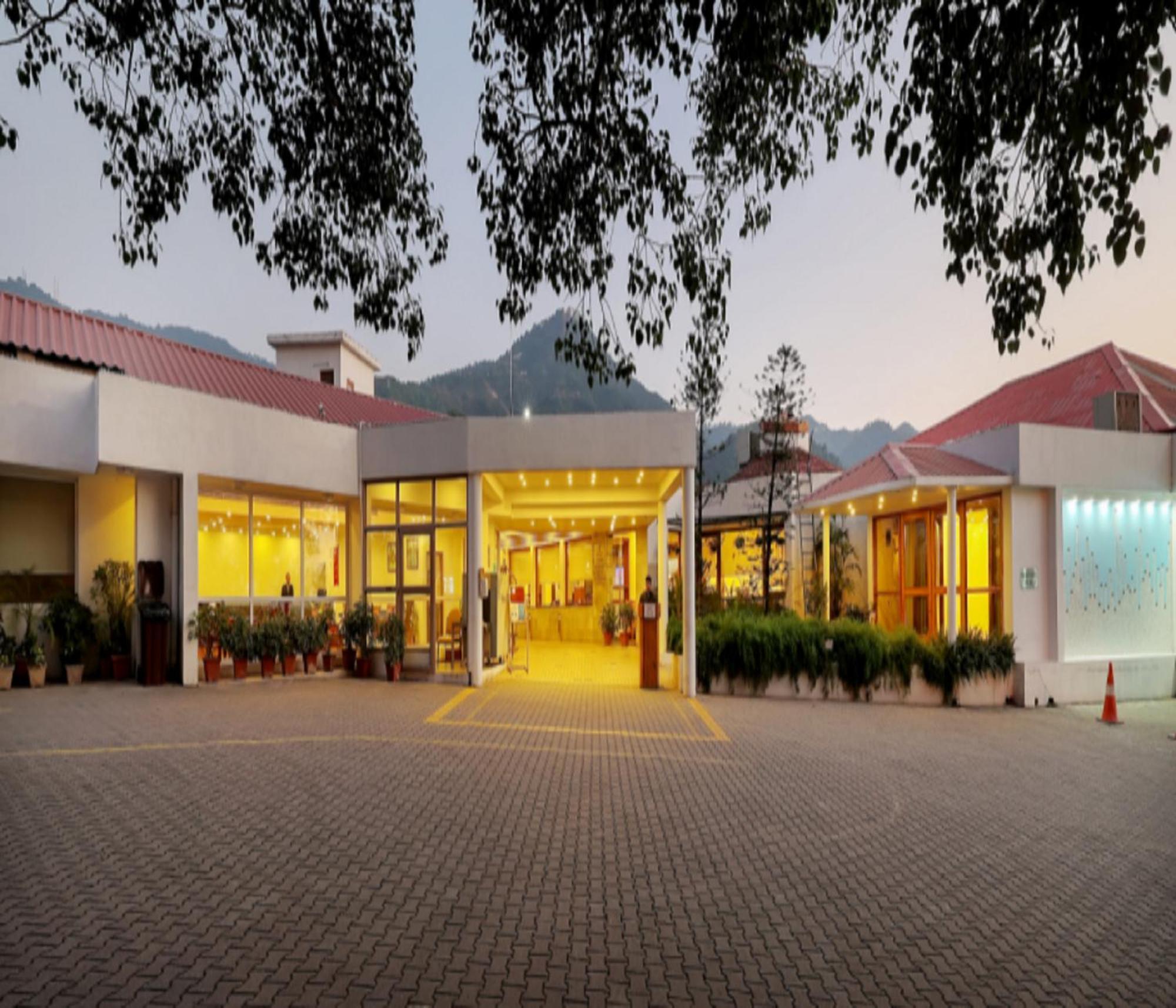 Timber Trail Base Resort - At The Foothills Of Adventure Parwanoo Exterior photo